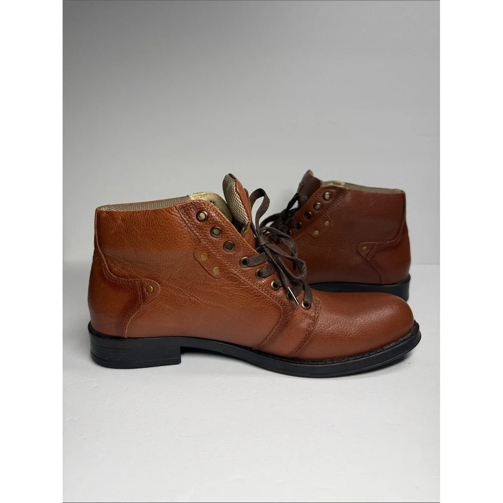 York Men's sz 12 Tan Brown Leather Chukka Boots Workwear Casual Quiet Luxury